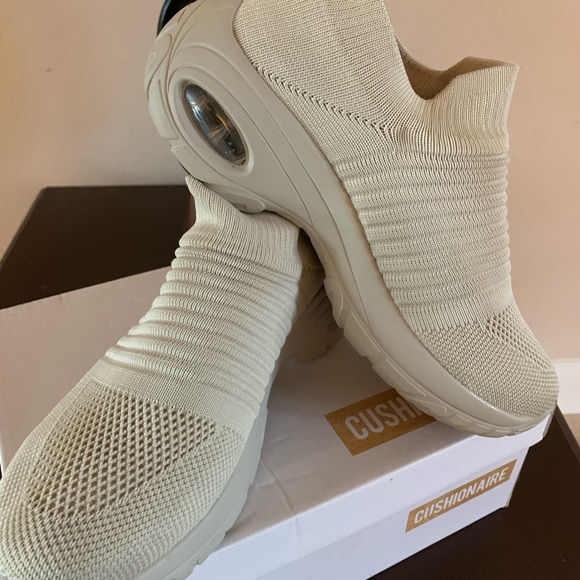 “Cushionaire” , shoes, size 8M - Picture 4 of 7